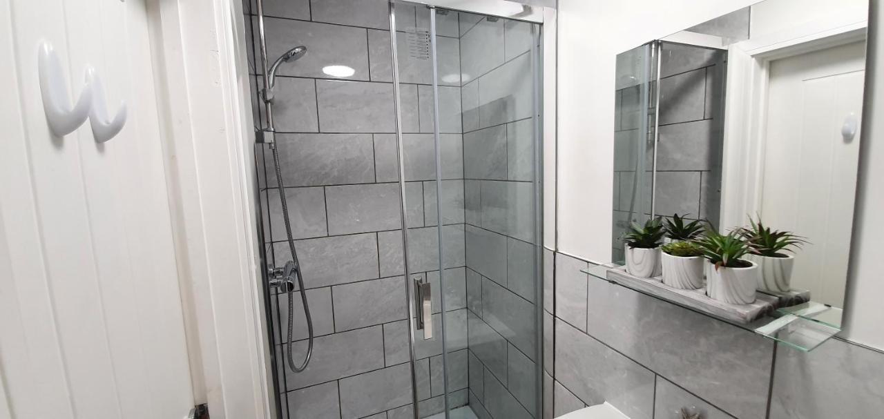 Trendy, Modern Garden Posh Peckham Apartment London Exterior photo